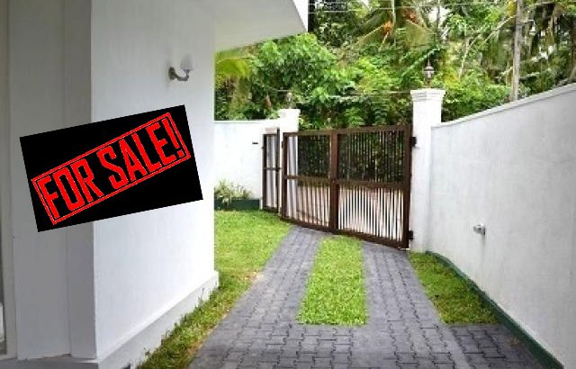 House on 10 Perches For Sale