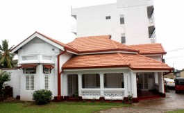 Colonial Villa in Mount lavinia