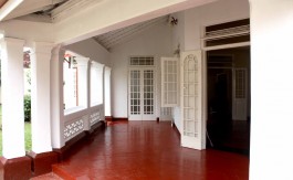 Colonial Villa in Mount lavinia