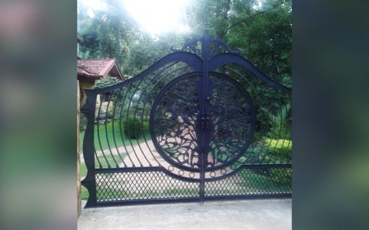 Two storied Banglow for sale at Colombo Kurunagala Main Road, Minuwangoda