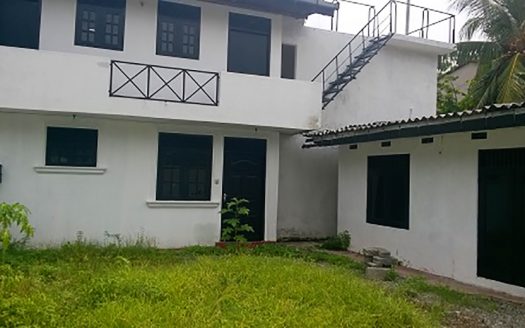 Old two houses sale at Nawala