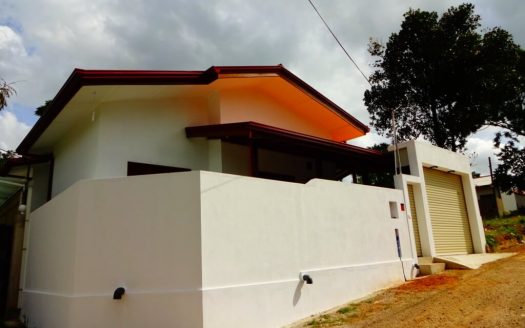 Luxury house for sale at Malabe, Kahanthota