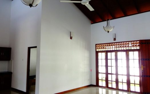 A brand new house for sale at Thalawathugoda, Hokandara.