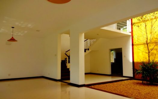 luxury house for sale at Thalawathugoda, kalalgoda road.