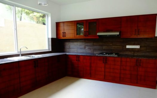 luxury house for sale at Thalawathugoda, kalalgoda road.