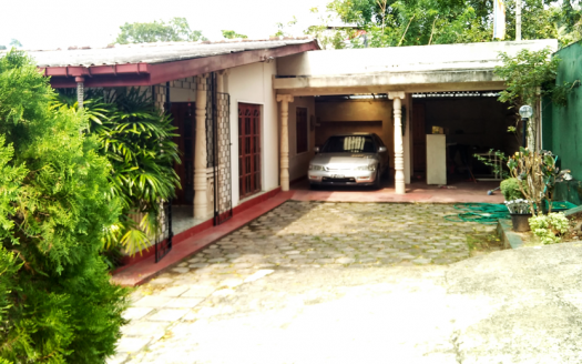 Semi luxury house for sale in Pitakotte