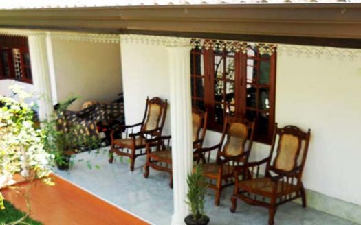 House for sale in Hikkaduwa