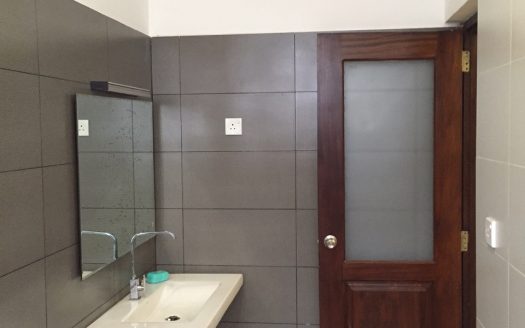 5 rooms House for Rent