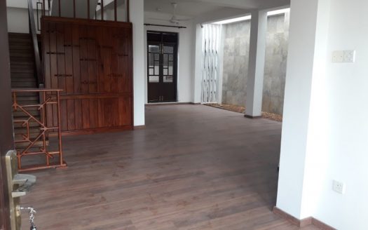 Two story House for rent in Hokandara